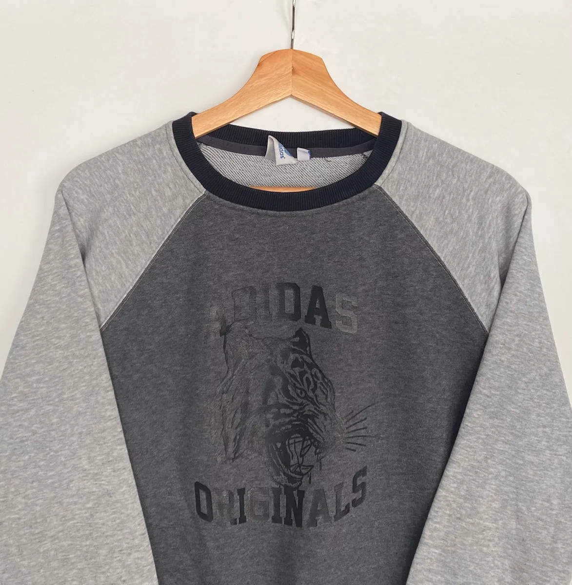 Adidas sweatshirt (S)