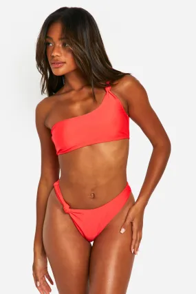 Knotted Asymmetric Bikini