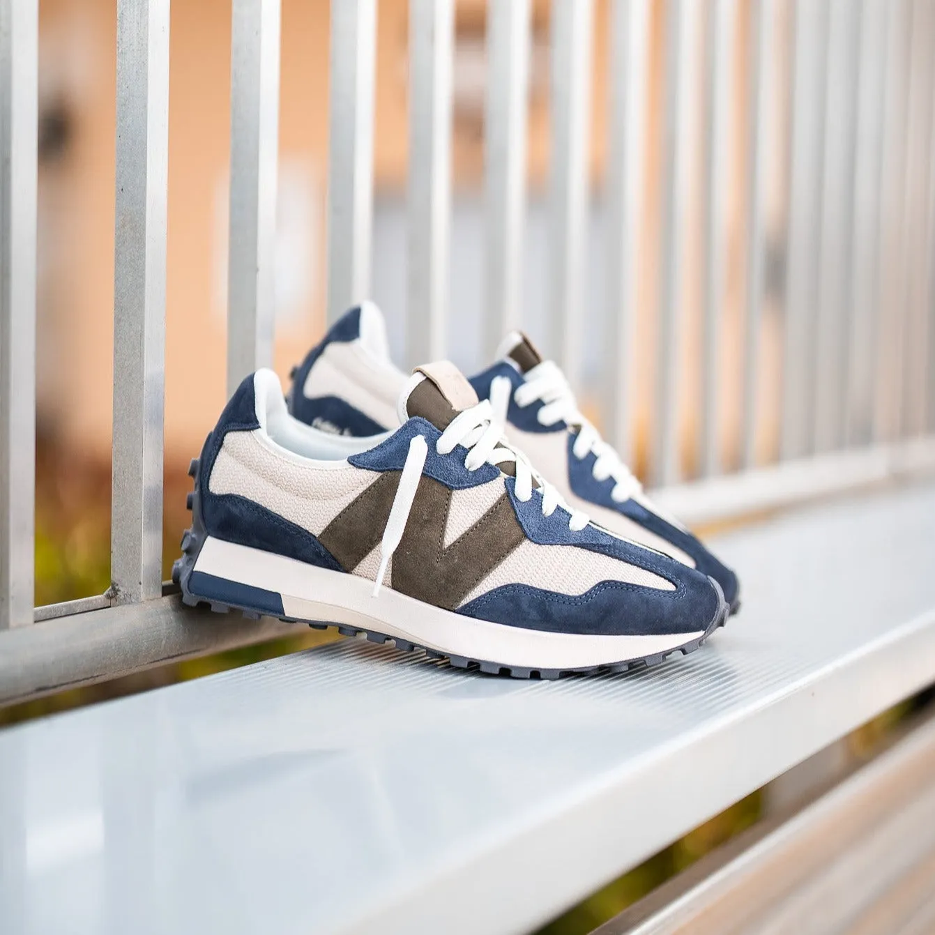 Mens New Balance 327 (Navy/Bone) - MS327DT