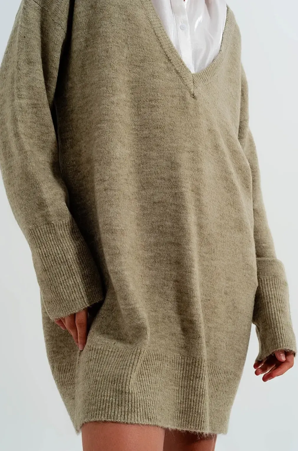 OVERSIZED V-NECK JUMPER