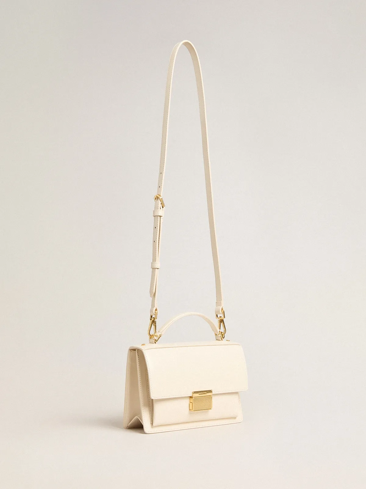 Venezia Bag in butter-colored boarded leather with gold details